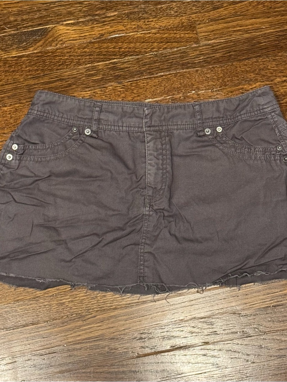 Casual Raw-Hem Mini Skirt in Dark Charcoal